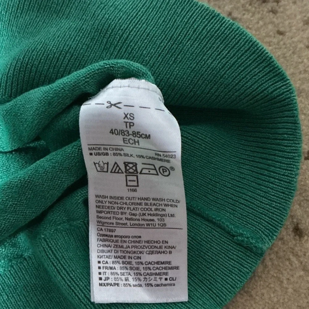 Banana Republic Preppy Silk‎ Cashmere Sweater Womens XS Green Minimalist